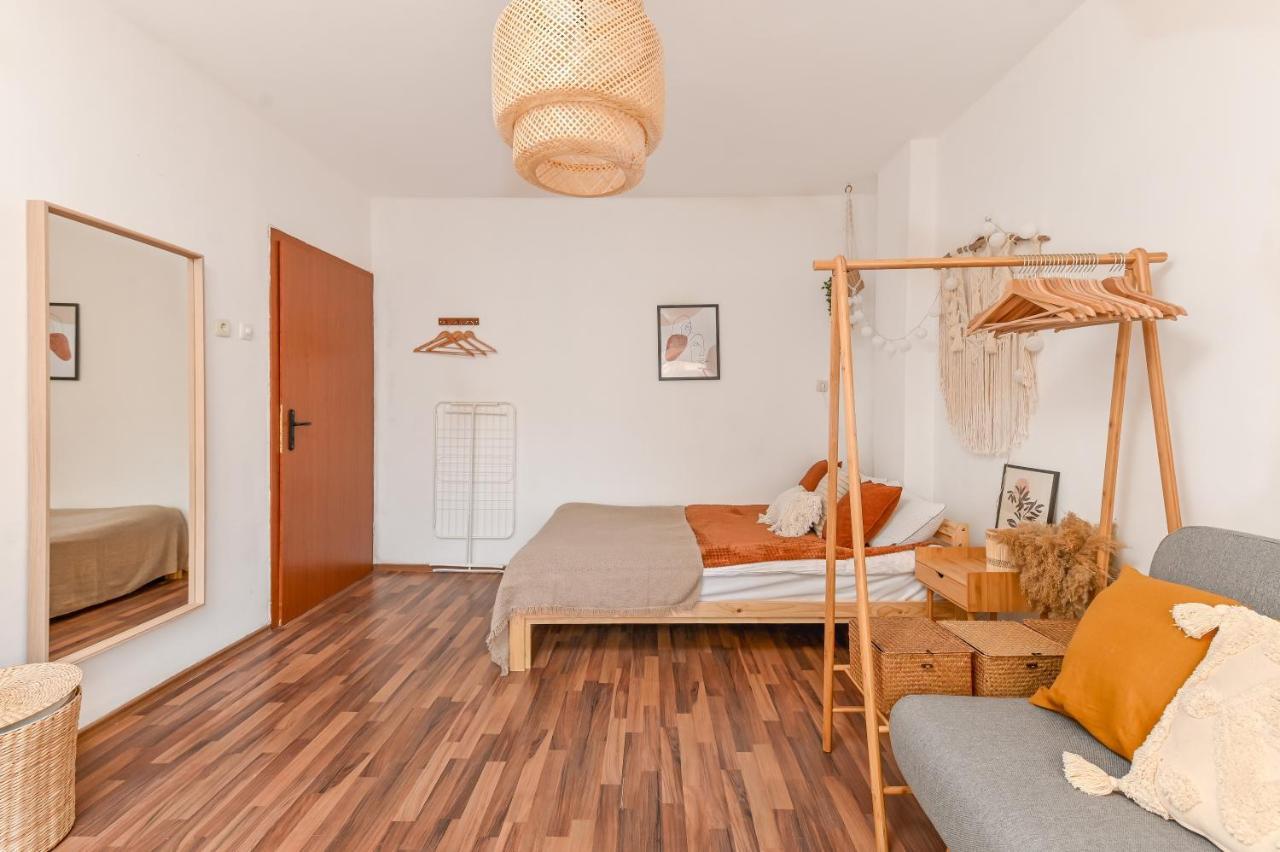 Cosy&Art 1Bd Apartment Next To Slaveykov Square Sofia Exterior photo